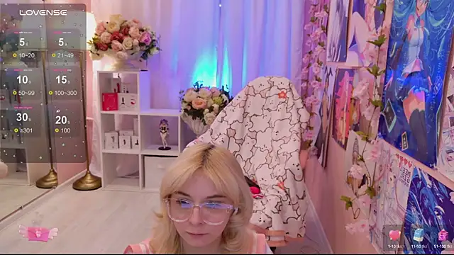 Coconut Mia online show from September 2025 02:53:01 PM