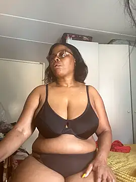 Nomthie online show from October 2025 01:21:02 PM