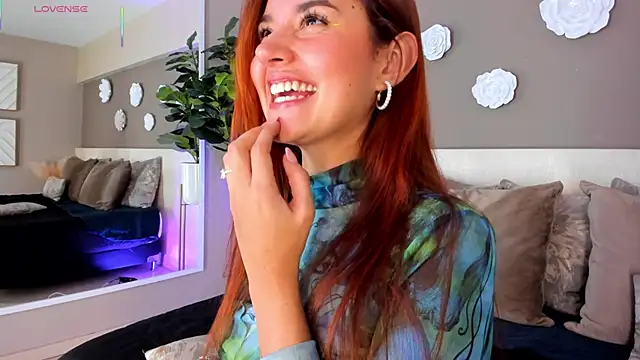 Snapshot of AylinMillerxs chatting on September 2025 08:30:01 PM AylinMillerxs online show from September 2025 08:30:01 PM
