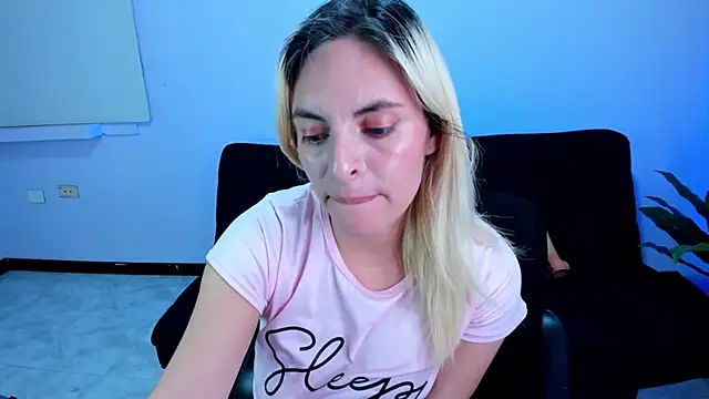 Snapshot of Kathia_Brooks_ chatting on January 2025 12:14:02 AM Kathia Brooks online show from January 2025 12:14:02 AM