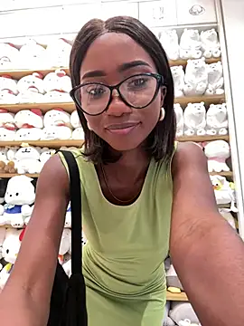 Snapshot of SavannahWildee chatting on February 2025 09:06:02 PM SavannahWildee online show from February 2025 09:06:02 PM