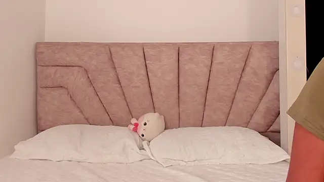 Snapshot of SavannahWildee chatting on November 2025 12:17:01 PM SavannahWildee online show from November 2025 12:17:01 PM