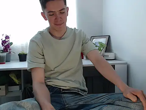 Eliantg online show from November 2025 04:25:01 PM