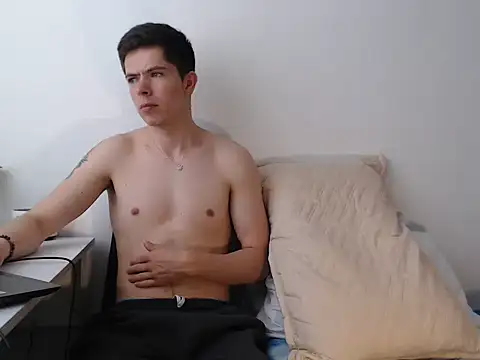 Eliantg online show from December 2025 06:36:02 PM