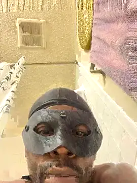 Snapshot of MsRedd69_Straightpipe96 chatting on December 2025 06:52:01 AM MsRedd69 Straightpipe96 online show from December 2025 06:52:01 AM