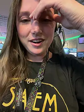 Snapshot of mirannacult chatting on December 2024 07:44:01 AM mirannacult online show from December 2024 07:44:01 AM