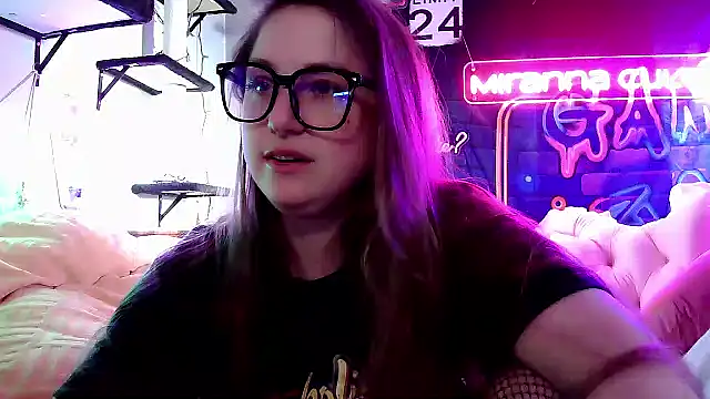 Snapshot of mirannacult chatting on March 2025 01:40:01 PM mirannacult online show from March 2025 01:40:01 PM