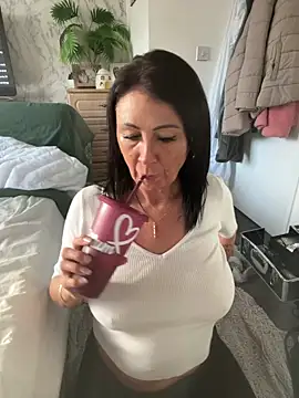 Naughtynanny75 online show from December 2024 01:22:02 PM