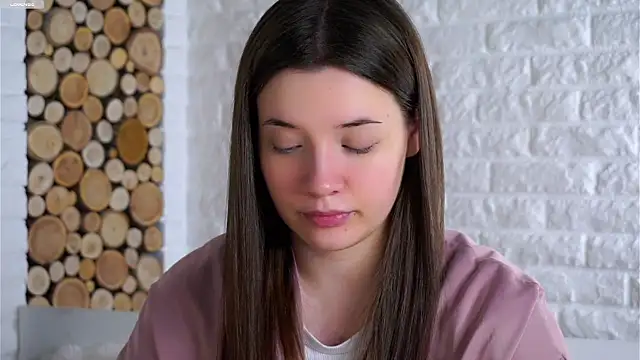 Snapshot of LowOncoming chatting on November 2025 02:11:02 AM LowOncoming online show from November 2025 02:11:02 AM