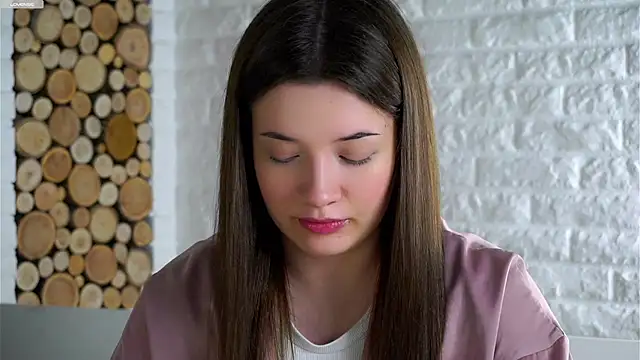 Snapshot of LowOncoming chatting on November 2025 02:13:01 AM LowOncoming online show from November 2025 02:13:01 AM