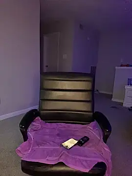 Snapshot of LillShayy chatting on December 2024 11:27:02 PM LillShayy online show from December 2024 11:27:02 PM