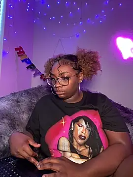 Snapshot of LillShayy chatting on November 2025 05:45:02 PM LillShayy online show from November 2025 05:45:02 PM