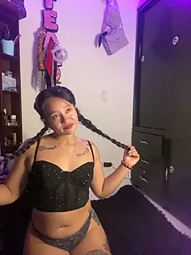 Snapshot of iam_valery chatting on October 2025 07:36:02 PM iam valery online show from October 2025 07:36:02 PM