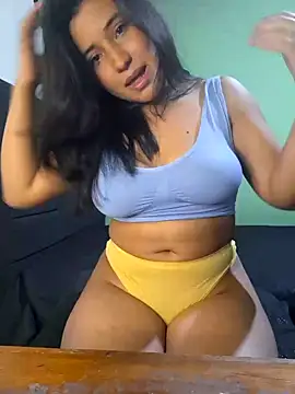 Snapshot of yuliparis chatting on February 2025 01:12:02 AM yuliparis online show from February 2025 01:12:02 AM