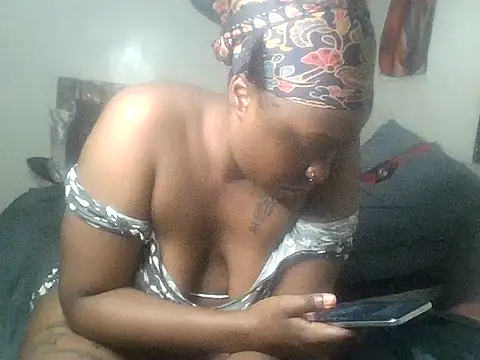 IAm Katie online show from December 2025 01:40:01 PM