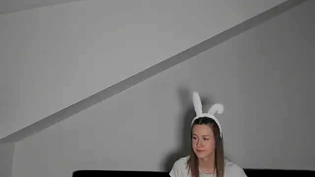 laurasommer online show from April 2026 08:18:01 PM