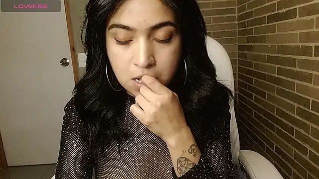 helenacyruss online show from February 2026 07:43:01 PM