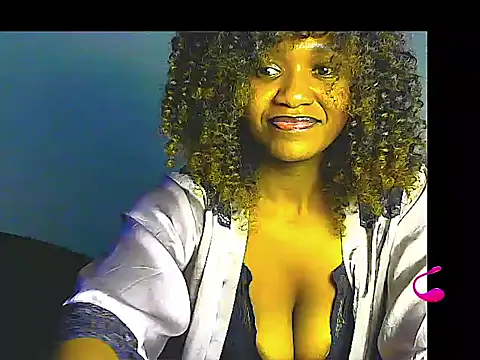 Snapshot of lilylovexx chatting on May 2026 08:28:01 PM lilylovexx online show from May 2026 08:28:01 PM