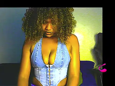 Snapshot of lilylovexx chatting on May 2026 09:22:02 PM lilylovexx online show from May 2026 09:22:02 PM