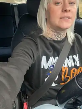 poussichienne online show from December 2025 12:34:02 PM