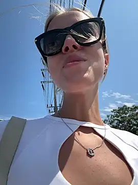 enjoy my beauty online show from February 2025 04:16:02 AM