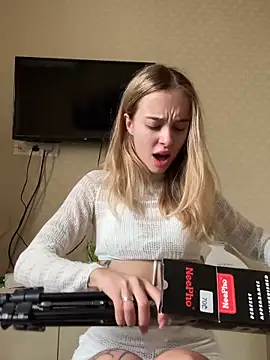 enjoy my beauty online show from December 2025 06:42:02 AM