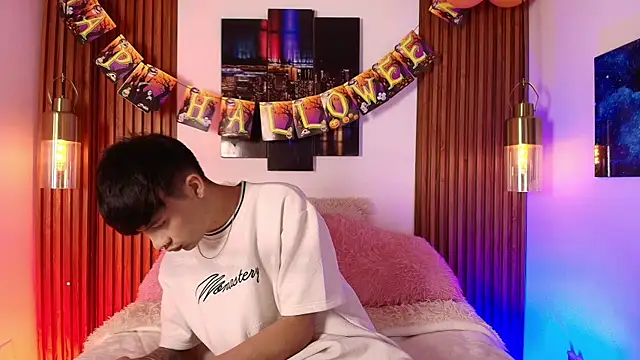 Snapshot of Steev_Novoa chatting on October 2025 07:10:02 PM Steev Novoa online show from October 2025 07:10:02 PM