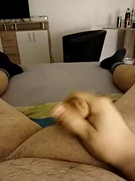 BennoSingle online show from December 2025 05:41:02 PM