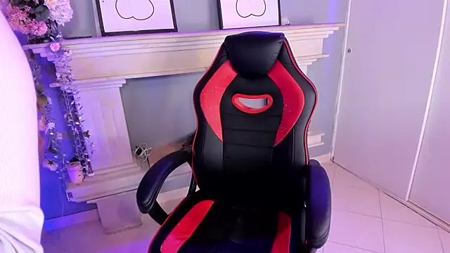 Snapshot of tiffany_becker chatting on March 2025 07:42:02 PM tiffany becker online show from March 2025 07:42:02 PM