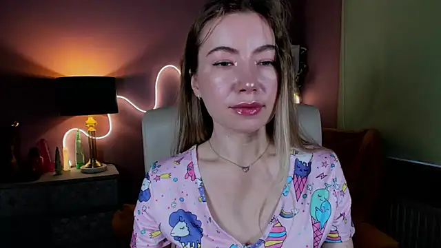 Mia Tasty online show from October 2025 06:32:02 AM