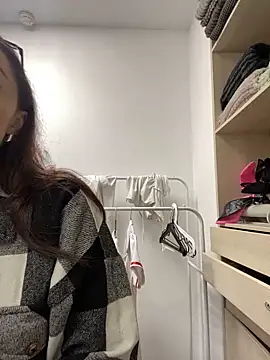 Snapshot of AnaWest chatting on October 2025 06:23:02 AM AnaWest online show from October 2025 06:23:02 AM