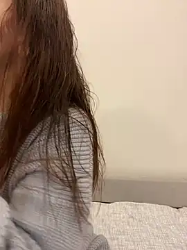 Snapshot of AnaWest chatting on November 2025 04:22:02 AM AnaWest online show from November 2025 04:22:02 AM