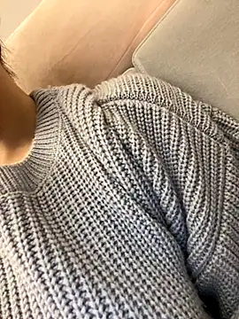 Snapshot of AnaWest chatting on December 2025 10:42:02 AM AnaWest online show from December 2025 10:42:02 AM