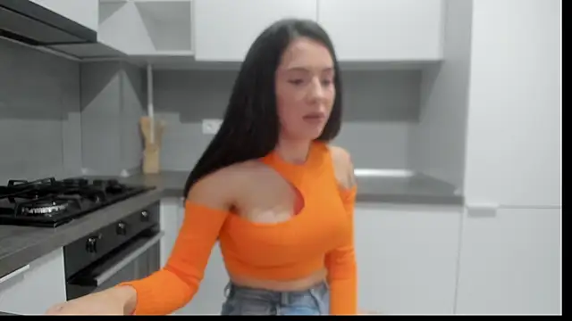 Emmapmg online show from December 2025 08:16:02 PM