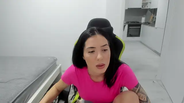 Emmapmg online show from March 2026 05:20:01 PM