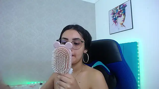 Snapshot of antonella_sweetlittle chatting on November 2025 12:17:01 PM antonella sweetlittle online show from November 2025 12:17:01 PM