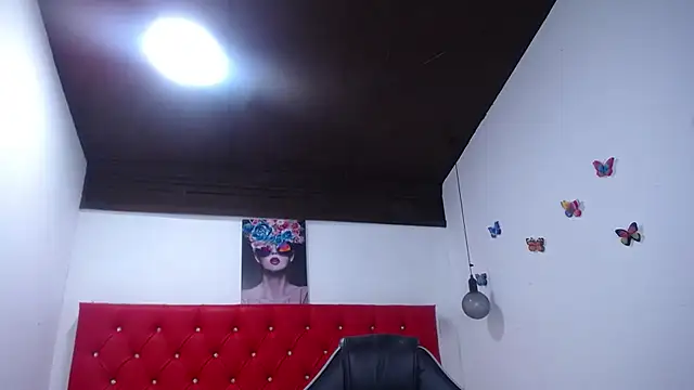 Snapshot of antonella_sweetlittle chatting on January 2026 11:03:01 AM antonella sweetlittle online show from January 2026 11:03:01 AM