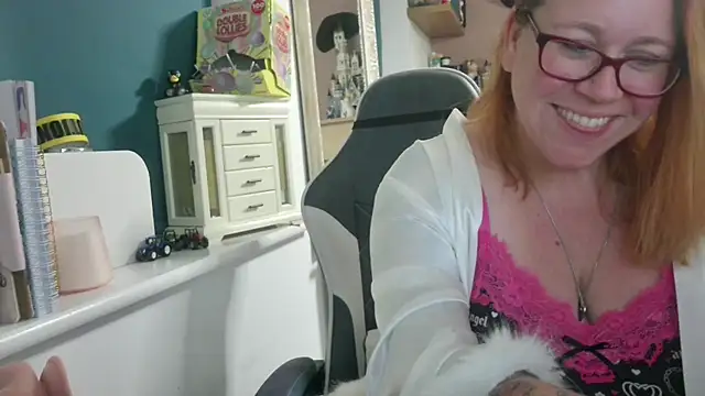 Snapshot of NikiDeeOfficial chatting on September 2025 09:14:01 PM NikiDeeOfficial online show from September 2025 09:14:01 PM