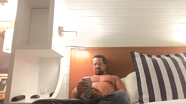 sluttydylan online show from October 2025 12:03:01 PM