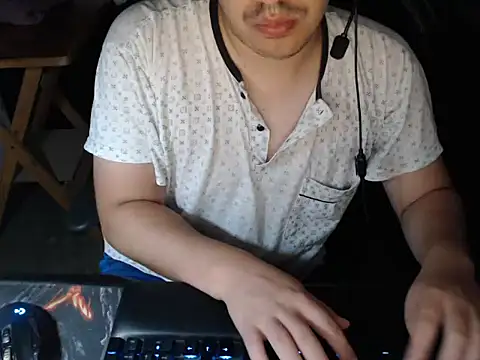 thealfawolf01 online show from January 2025 12:33:01 PM