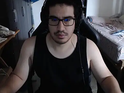 thealfawolf01 online show from January 2026 05:29:02 PM