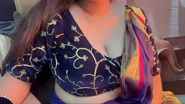 Snapshot of FRIENDFORFUN chatting on December 2025 03:56:01 AM FRIENDFORFUN online show from December 2025 03:56:01 AM