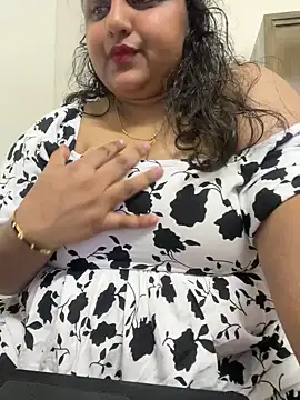 smile pretty online show from February 2025 08:41:02 PM