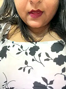 smile pretty online show from October 2025 09:02:01 PM