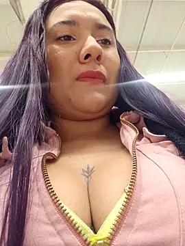 Snapshot of Blushing_Katy chatting on December 2025 12:07:02 AM Blushing Katy online show from December 2025 12:07:02 AM