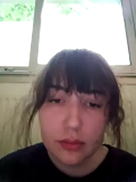 Lynylou online show from May 2026 04:37:02 PM