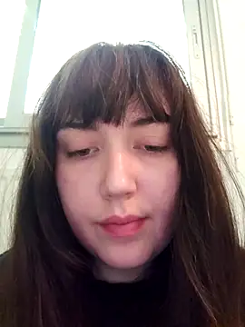 Lynylou online show from May 2026 04:03:02 PM