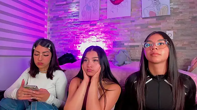 Snapshot of kendall_as chatting on December 2024 08:18:01 PM kendall as online show from December 2024 08:18:01 PM