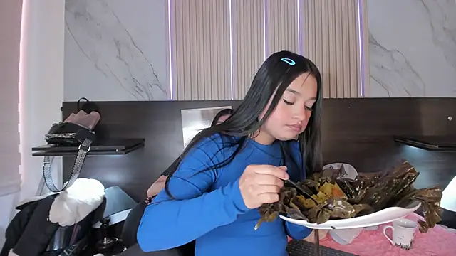 Snapshot of kendall_as chatting on January 2025 12:07:01 PM kendall as online show from January 2025 12:07:01 PM