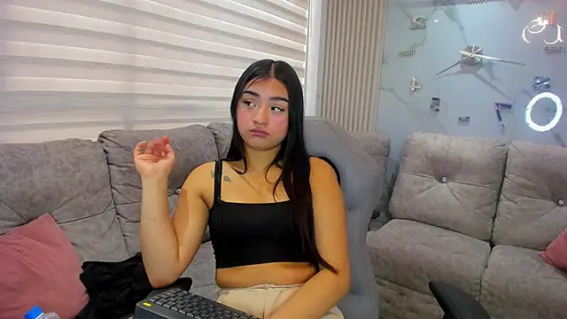 Snapshot of kendall_as chatting on March 2025 09:27:01 PM kendall as online show from March 2025 09:27:01 PM